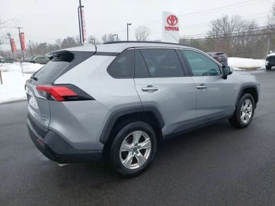 2021 Toyota RAV4 XLE - Photo 4
