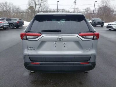 2021 Toyota RAV4 XLE - Photo 5