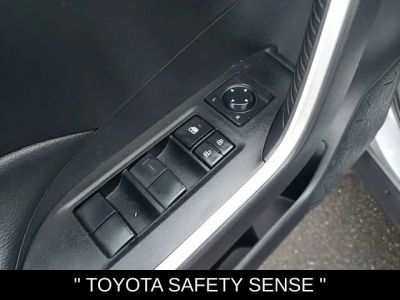 2021 Toyota RAV4 XLE - Photo 14