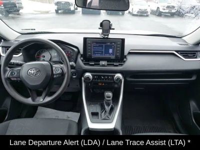 2021 Toyota RAV4 XLE - Photo 16
