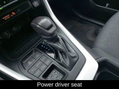 2021 Toyota RAV4 XLE - Photo 23