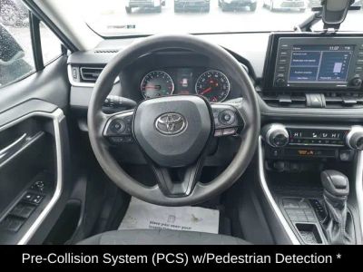 2021 Toyota RAV4 XLE - Photo 17