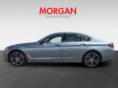 2021 BMW 5 Series — engine compartment view