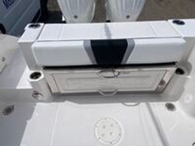 2025 Robalo 270 CC - Photo 12