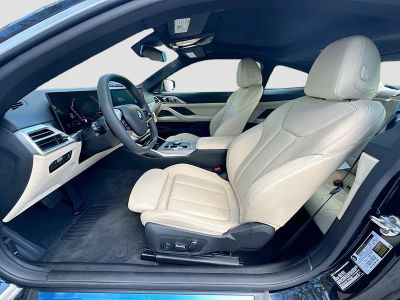 2026 BMW 4 Series — photo 16 view