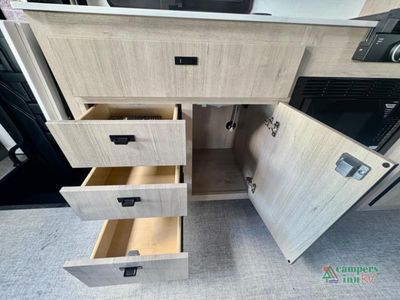 2025 Grand Design Lineage Series M - Photo 29