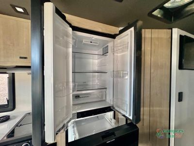2025 Grand Design Lineage Series M - Photo 32
