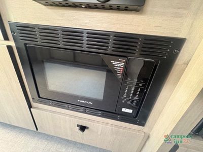 2025 Grand Design Lineage Series M - Photo 26