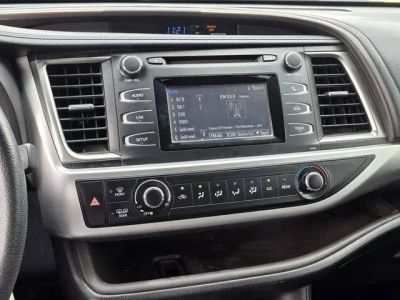 2019 Toyota Highlander - Photo 9