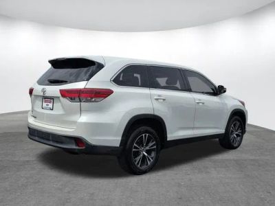 2019 Toyota Highlander - Photo 4