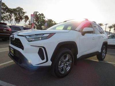 2025 Toyota RAV4 - Photo 3
