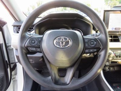 2025 Toyota RAV4 - Photo 31