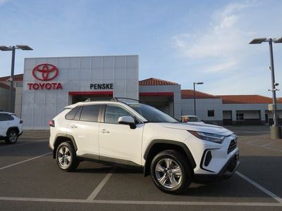 2025 Toyota RAV4 - Photo 14