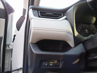 2025 Toyota RAV4 - Photo 70