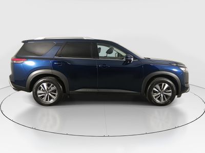 2024 Nissan Pathfinder — photo 8 view