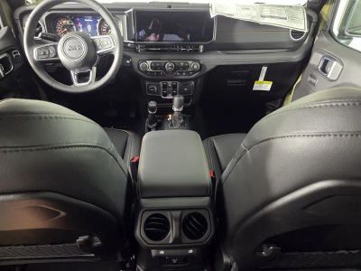 2026 Jeep Wrangler — photo 19 view