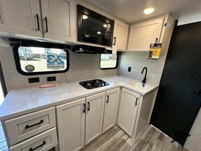 2025 Jayco Jay Flight SLX - Photo 14