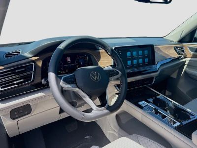 2026 Volkswagen Atlas — photo 9 view