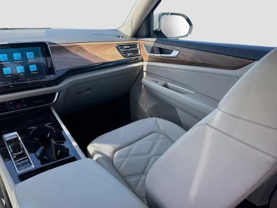 2026 Volkswagen Atlas — photo 18 view