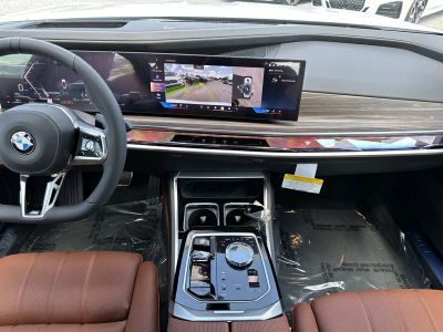 2026 BMW 7 Series — photo 13 view