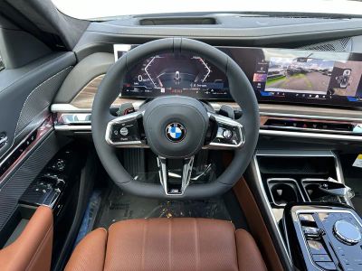 2026 BMW 7 Series — photo 12 view
