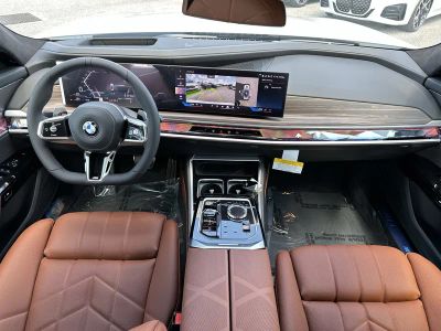 2026 BMW 7 Series — photo 11 view