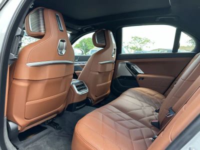 2026 BMW 7 Series — photo 15 view