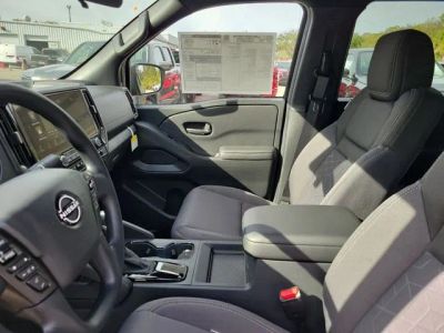 2026 Nissan Frontier — photo 8 view