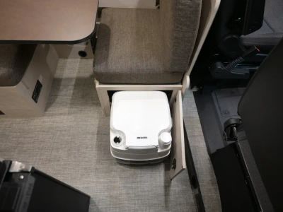 2027 Winnebago SOLIS POCKET — photo 15 view