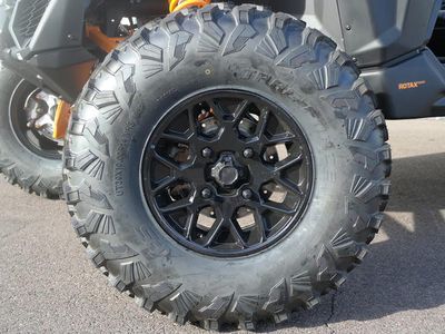 2026 Can-Am Maverick X3 MAX RS Turbo Scandi Blue & Orange Crush - Photo 9