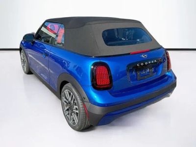 2026 MINI CONVERTIBLE — interior view