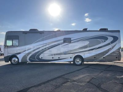 2017 Thor Motor Coach CHALLENGER — photo 26 view