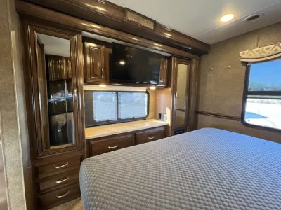 2017 Thor Motor Coach CHALLENGER — photo 19 view