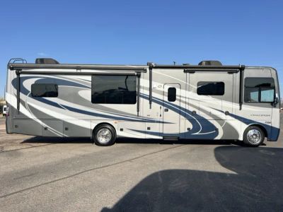 2017 Thor Motor Coach CHALLENGER — photo 24 view