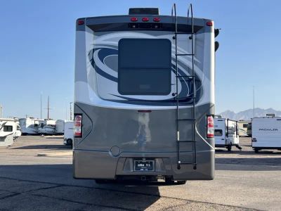 2017 Thor Motor Coach CHALLENGER — photo 28 view
