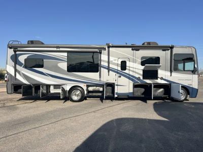 2017 Thor Motor Coach CHALLENGER — photo 25 view