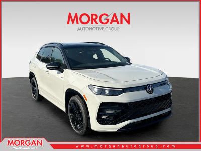2026 Volkswagen Tiguan SE R-Line Black in Sandstone — front three-quarter view