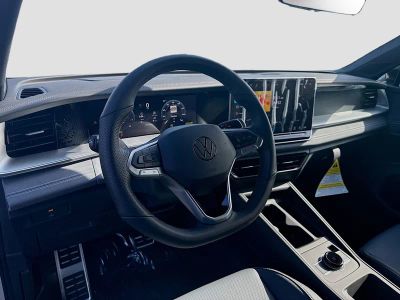2026 Volkswagen Tiguan — photo 9 view