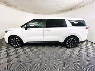 2024 Kia Carnival — engine compartment view
