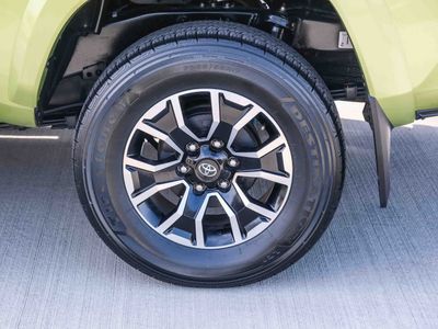 2023 Toyota Tacoma — photo 8 view
