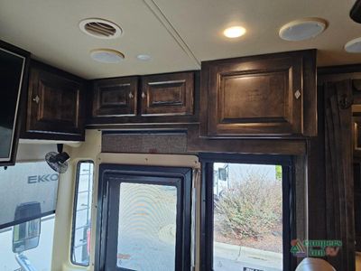 2016 Tiffin Motorhomes Phaeton - Photo 16