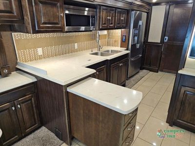 2016 Tiffin Motorhomes Phaeton - Photo 19