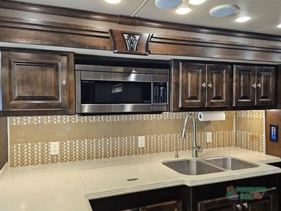 2016 Tiffin Motorhomes Phaeton - Photo 30