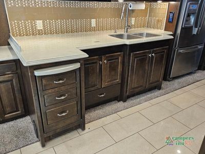 2016 Tiffin Motorhomes Phaeton - Photo 29