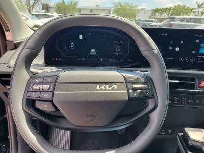 2025 Kia EV6 — photo 17 view
