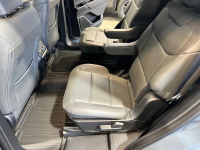 2026 Ford Explorer — photo 18 view