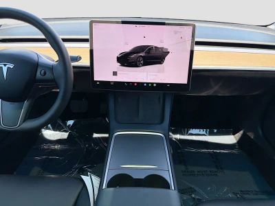 2023 Tesla Model 3 — photo 18 view