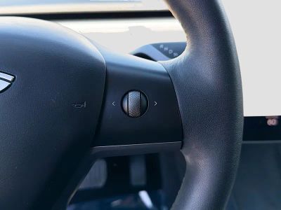 2023 Tesla Model 3 — photo 35 view