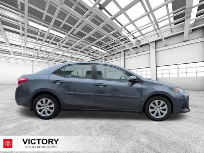 2018 Toyota Corolla - Photo 2