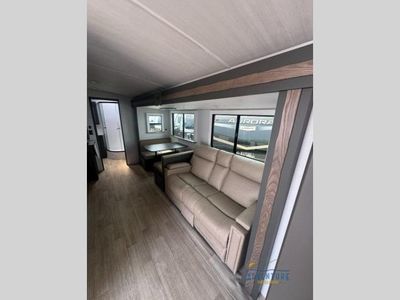 2025 Keystone Bullet Crossfire — photo 8 view